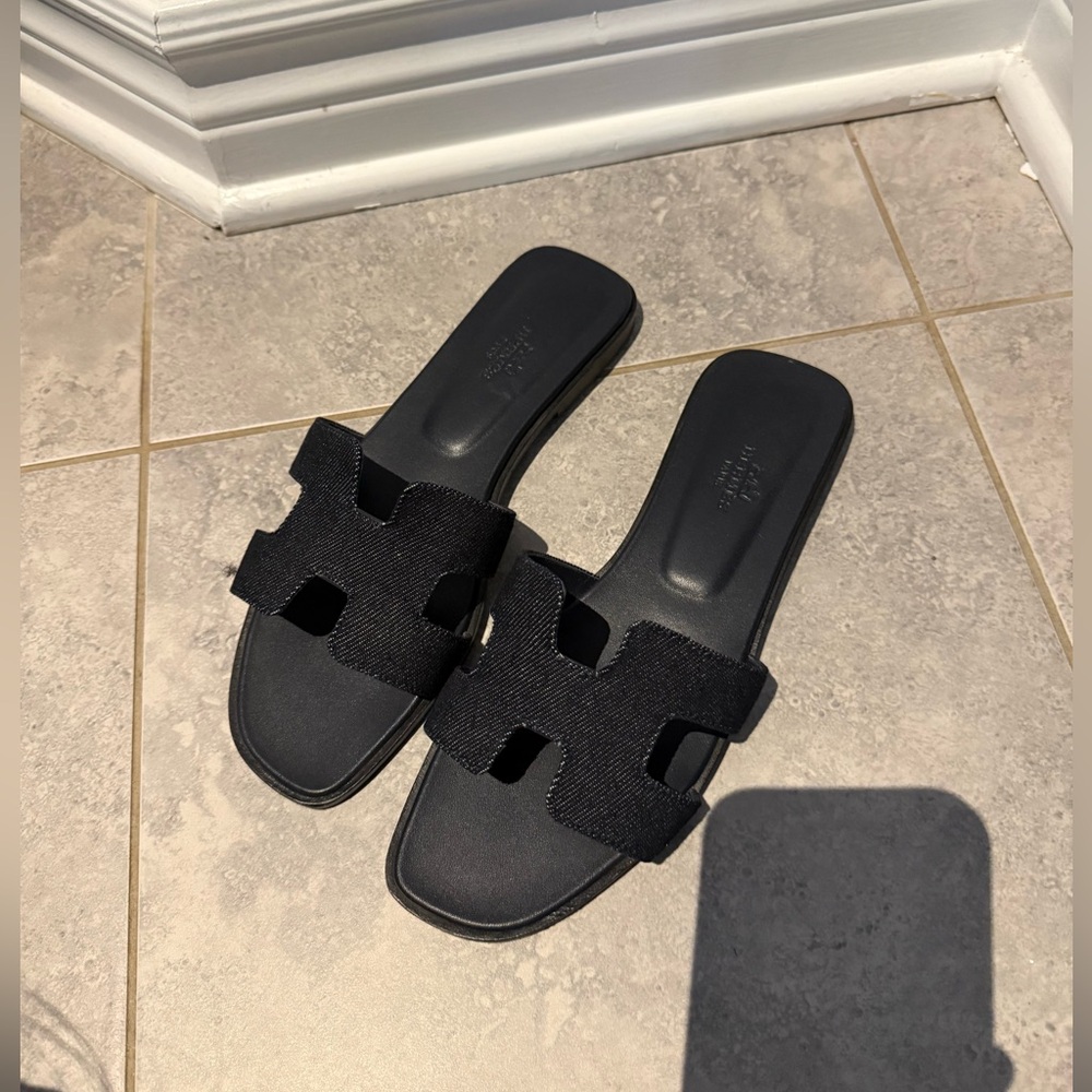 Authentic Hermes Oran jean Sandals